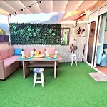 Vintage Meson Ocean View * אדחה